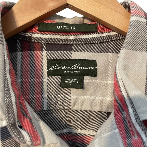 Eddie Bauer Classic Fit  Cotton Red and Gray Plaid Flannel Shirt Sz L - Picture 3 of 7